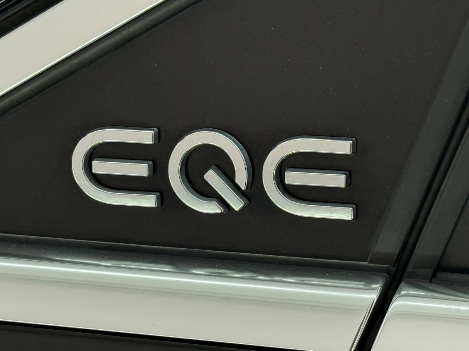 Used 2023 Mercedes-Benz EQE 350+ 4MATIC SUV image 32