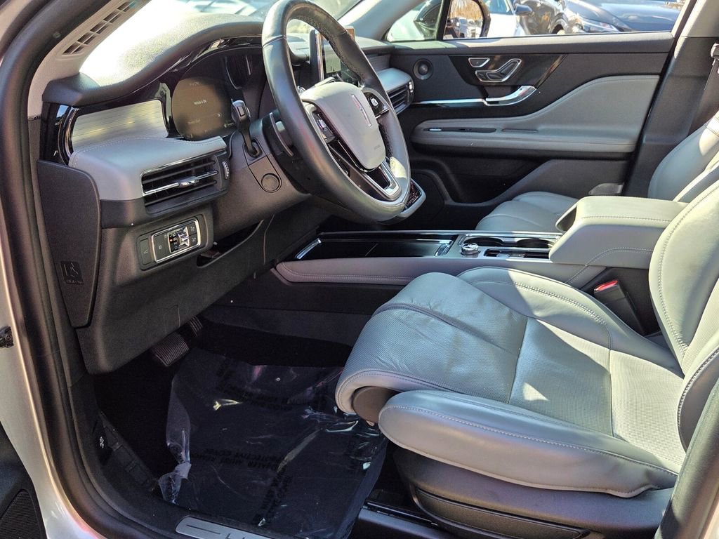 Used 2022 Lincoln Corsair Reserve w/ Equipment Group 201A image 11