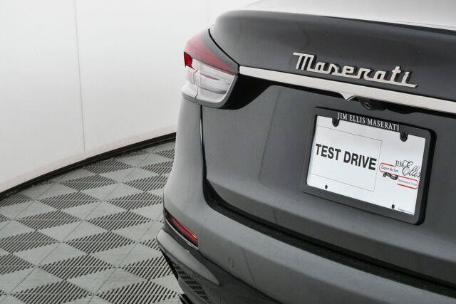Used 2023 Maserati Quattroporte Modena RWD image 38