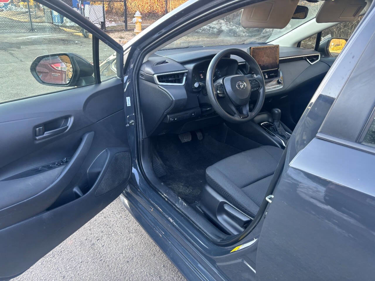 Used 2023 Toyota Corolla LE image 38