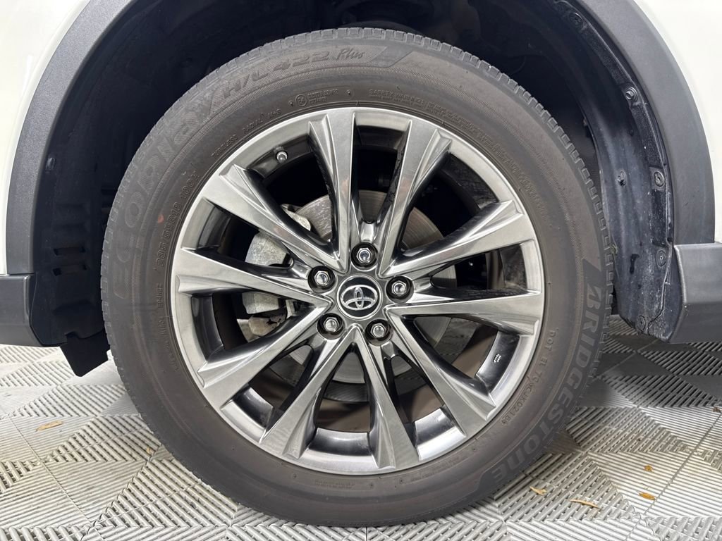 Used 2018 Toyota RAV4 Limited image 23