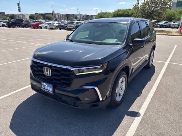 Used 2023 Honda Pilot LX image 1