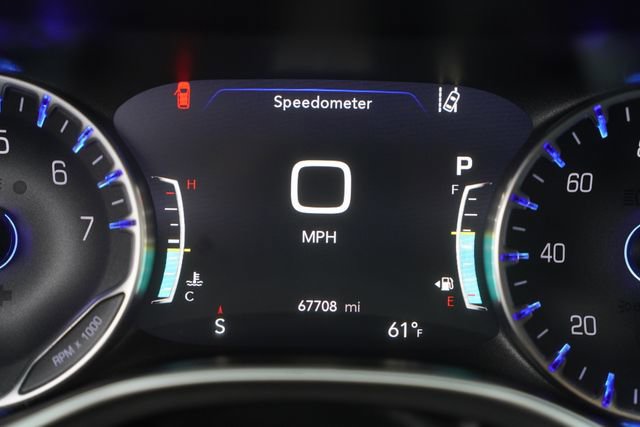 Used 2023 Chrysler Pacifica Touring-L FWD image 27