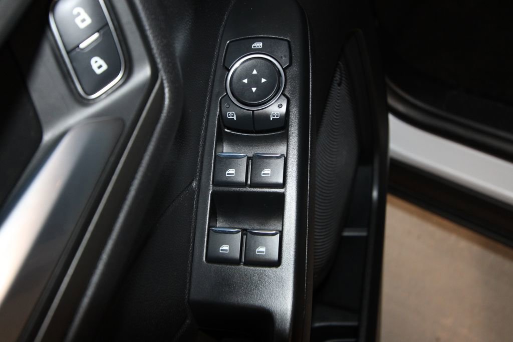 Used 2025 Ford Escape SE image 6