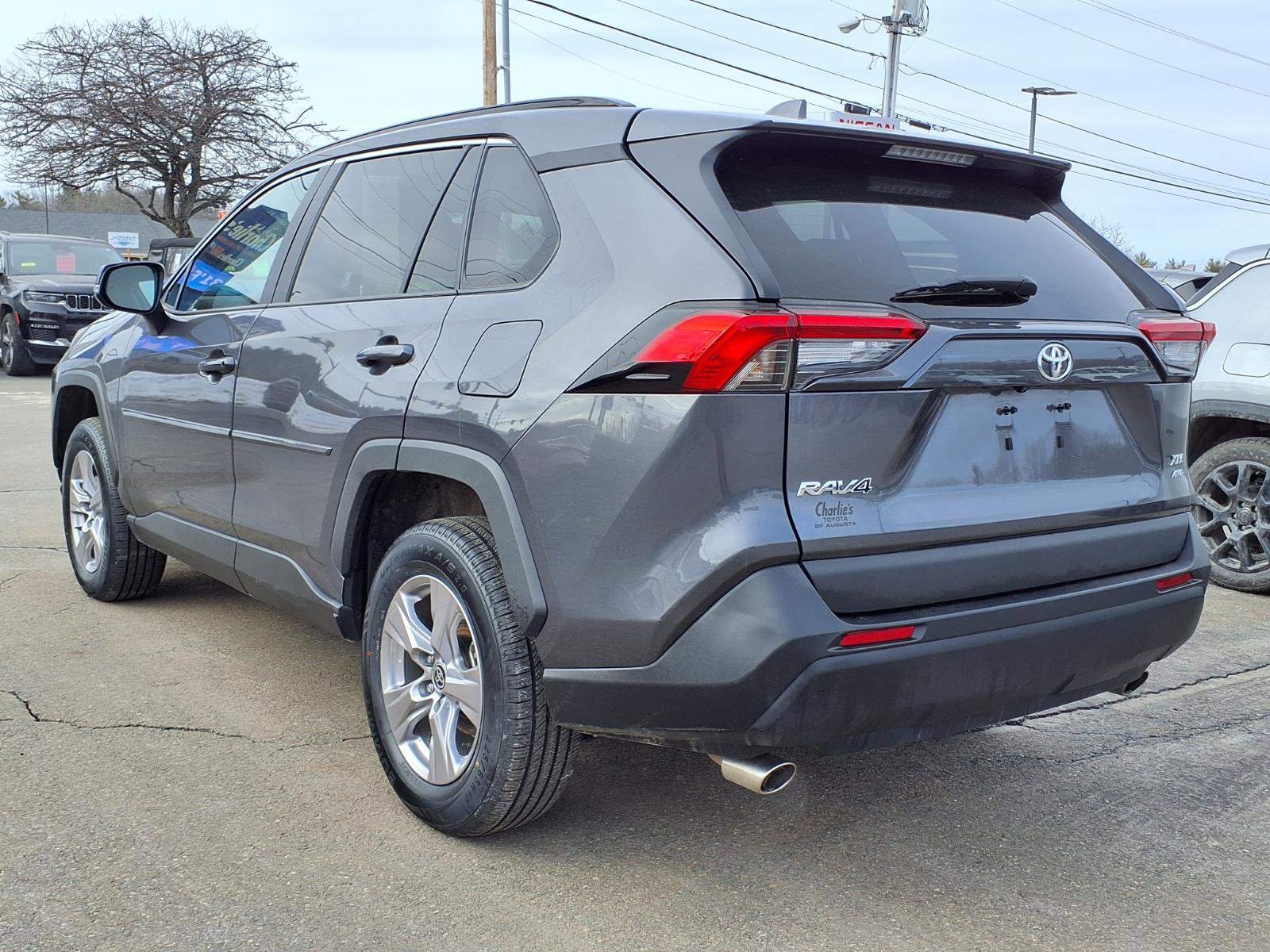 Used 2023 Toyota RAV4 XLE AWD/4WD image 5