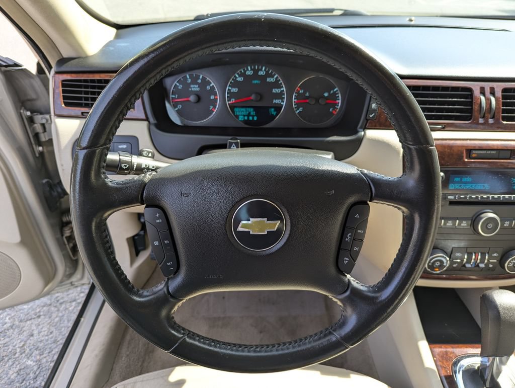 Used 2011 Chevrolet Impala LT w/ Luxury Edition Package FWD image 15