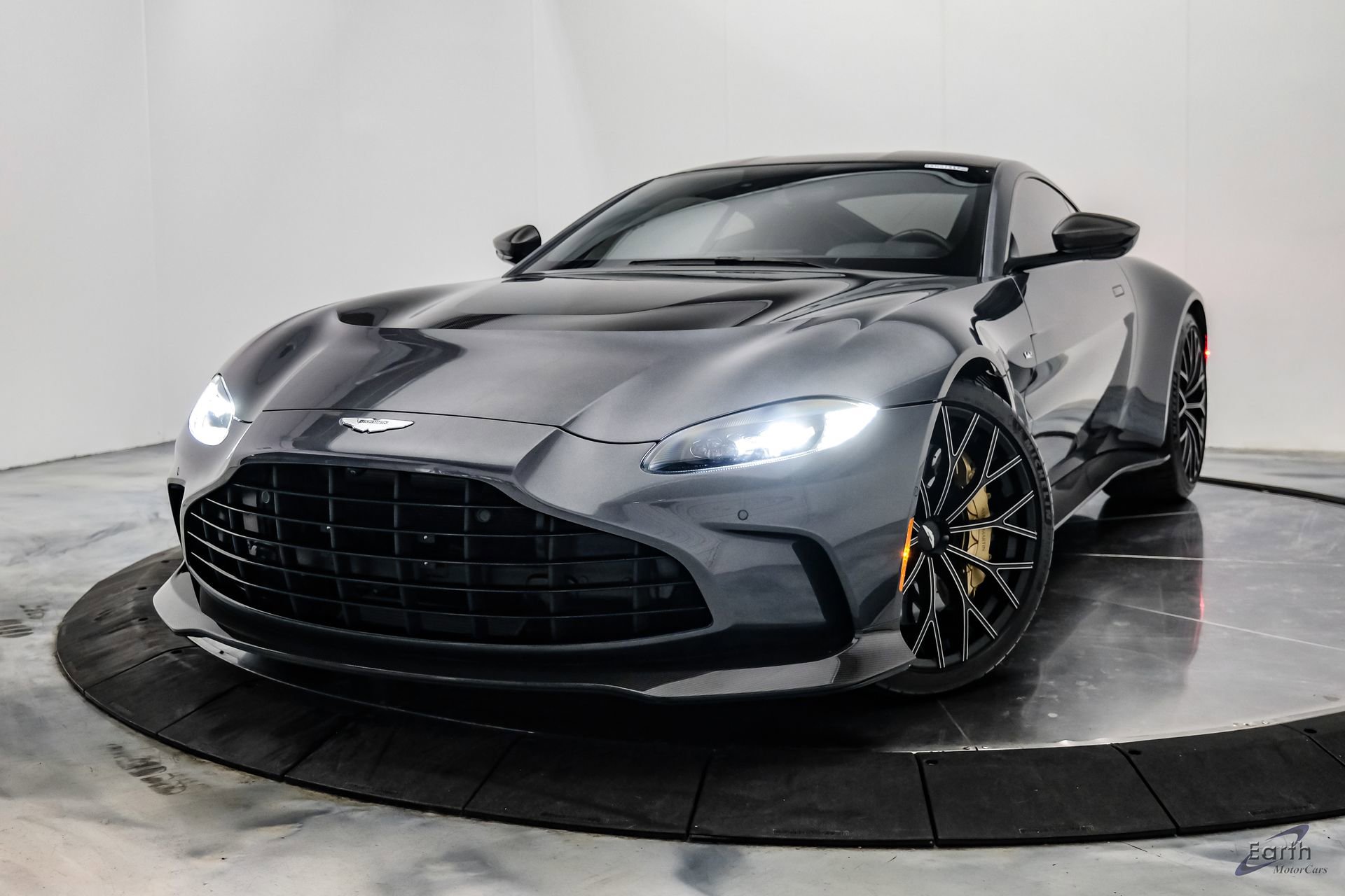 Used 2023 Aston Martin V12 Vantage RWD image 5