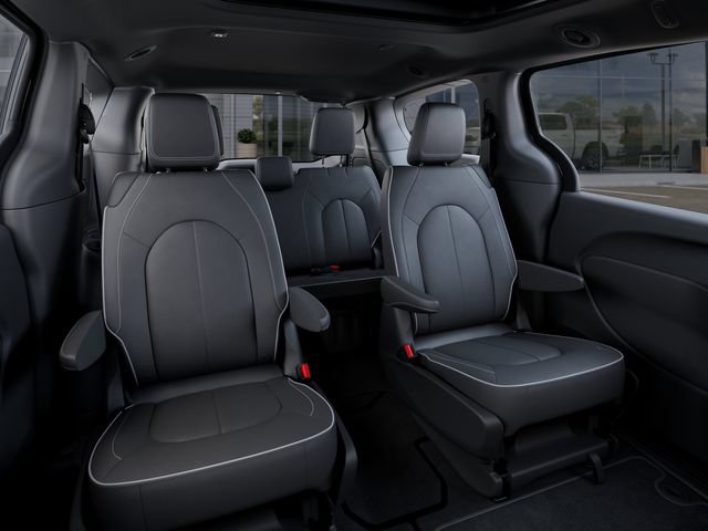 New 2027 Chrysler Pacifica Limited w/ S Appearance Package AWD/4WD image 16