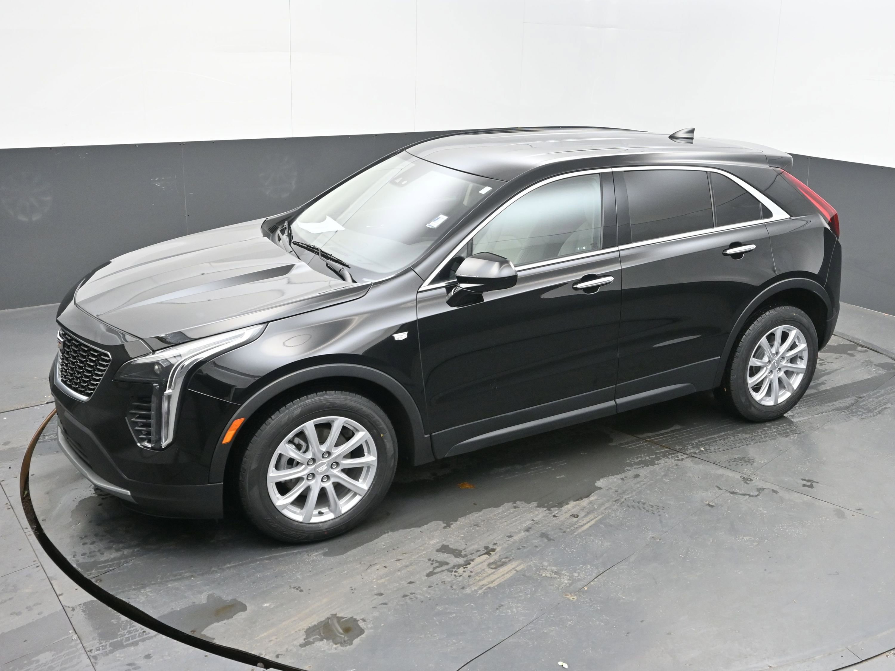 Used 2023 Cadillac XT4 Luxury w/ Cold Weather Package image 36