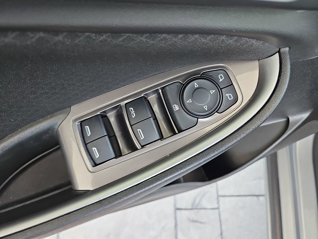 Used 2025 Chevrolet Malibu LT FWD image 24