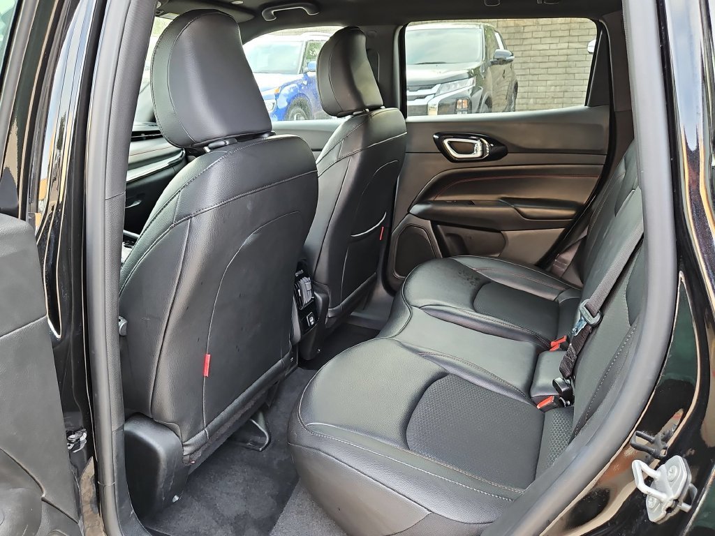 Used 2025 Jeep Compass Trailhawk AWD/4WD image 25