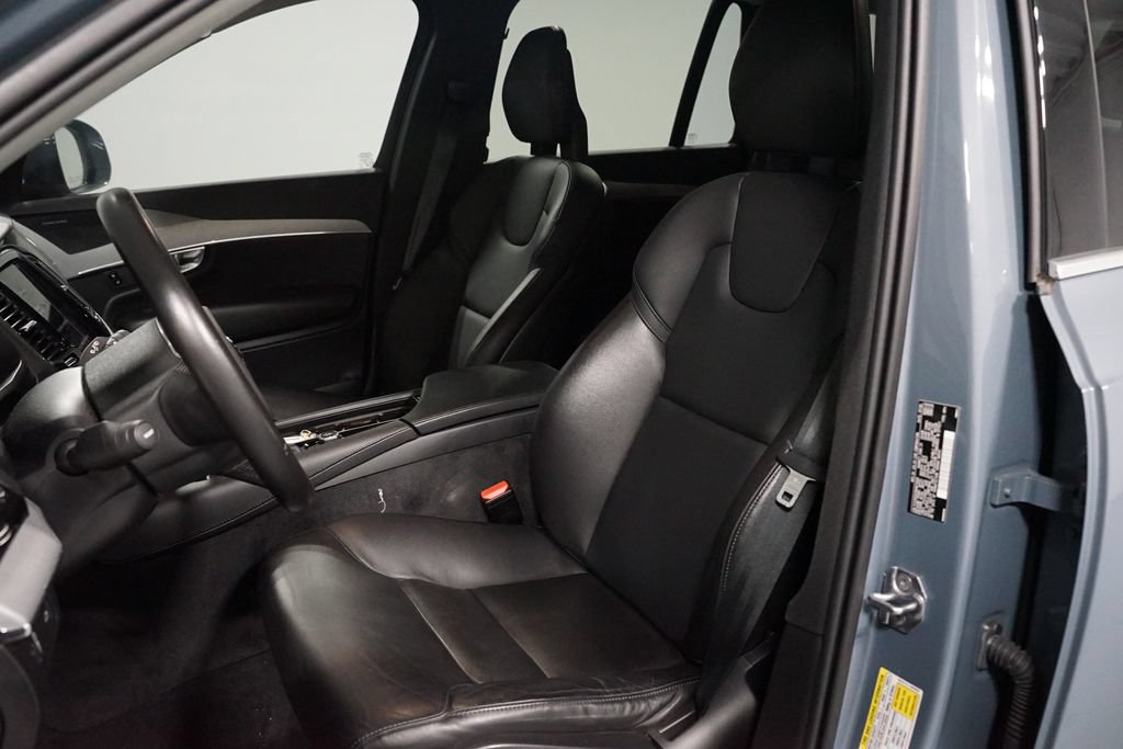 Used 2021 Volvo XC90 T5 Momentum w/ Protection Package Premier FWD image 6