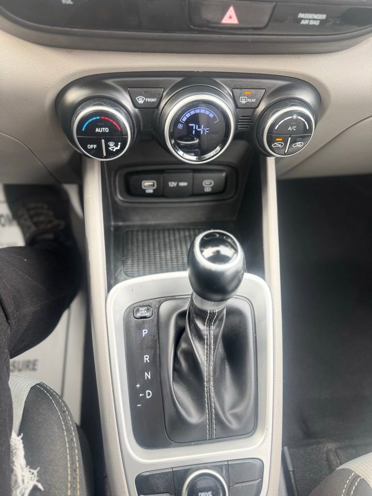 Certified 2023 Hyundai Venue SEL image 15