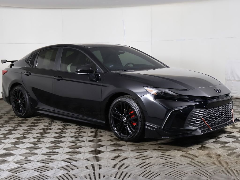 Used 2025 Toyota Camry SE FWD image 2