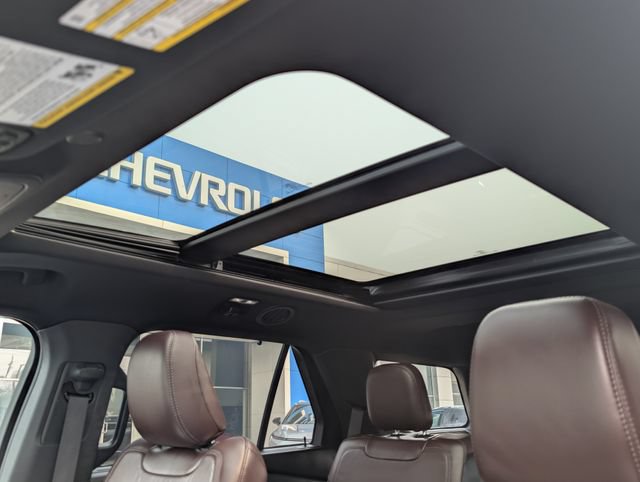 Used 2020 Ford Explorer Platinum w/ Premium Technology Package AWD/4WD image 30