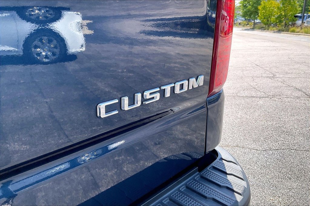 Used 2022 Chevrolet Silverado 1500 Custom AWD/4WD image 9
