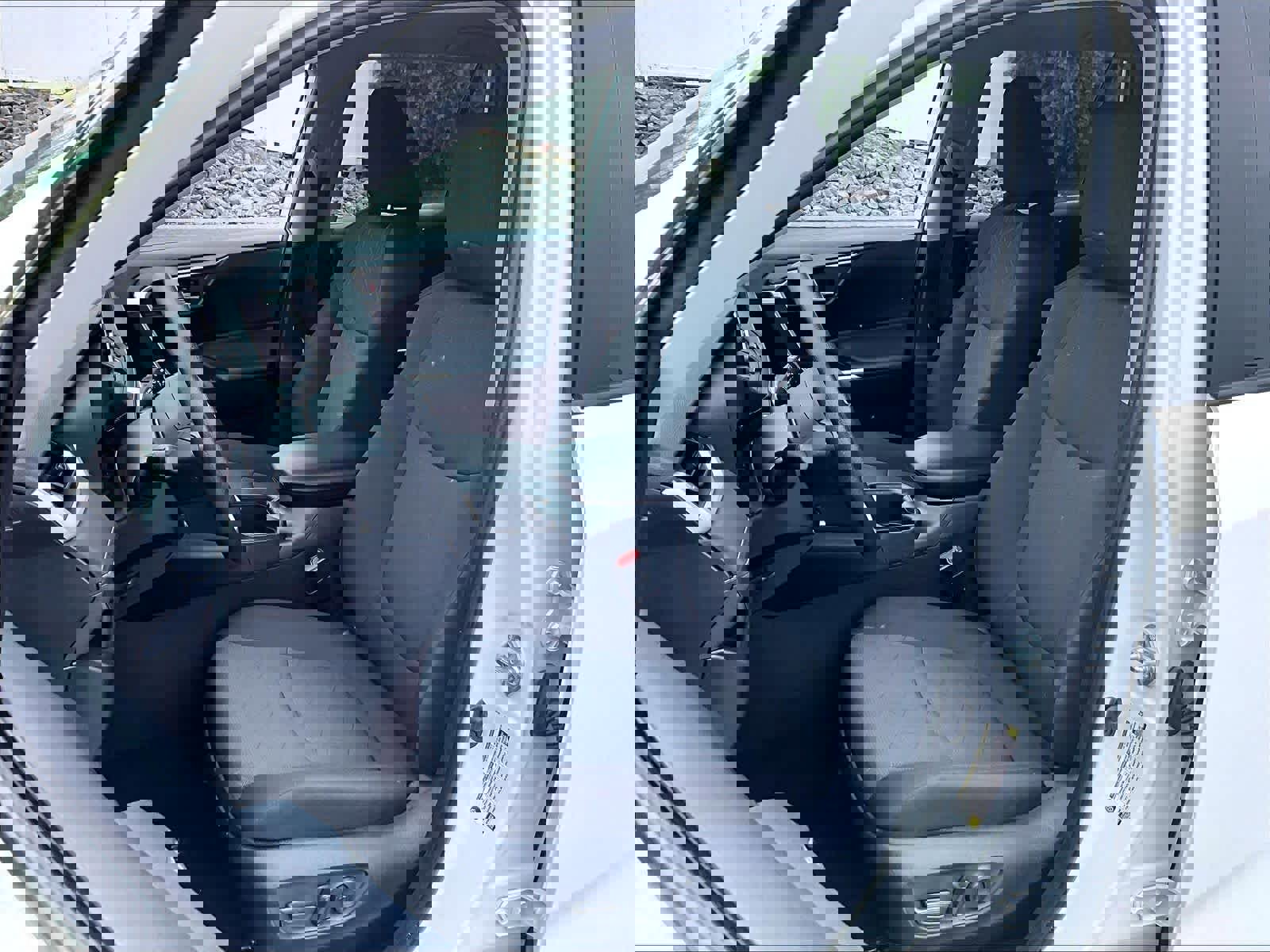 Used 2025 Toyota RAV4 XLE image 10