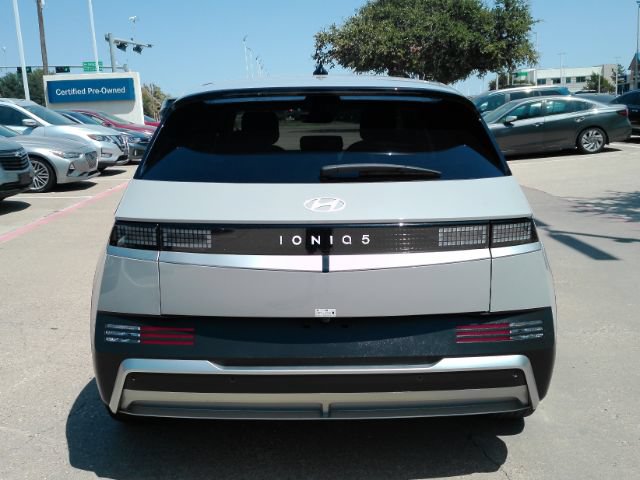 Used 2025 Hyundai Ioniq 5 SE RWD image 7