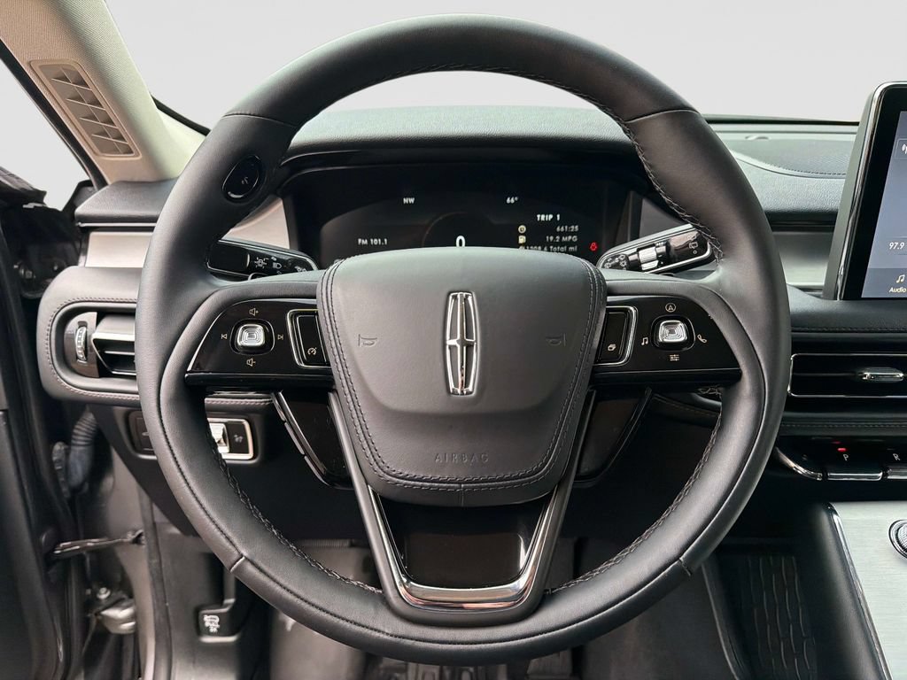 Used 2023 Lincoln Aviator AWD w/ Premium Package image 34