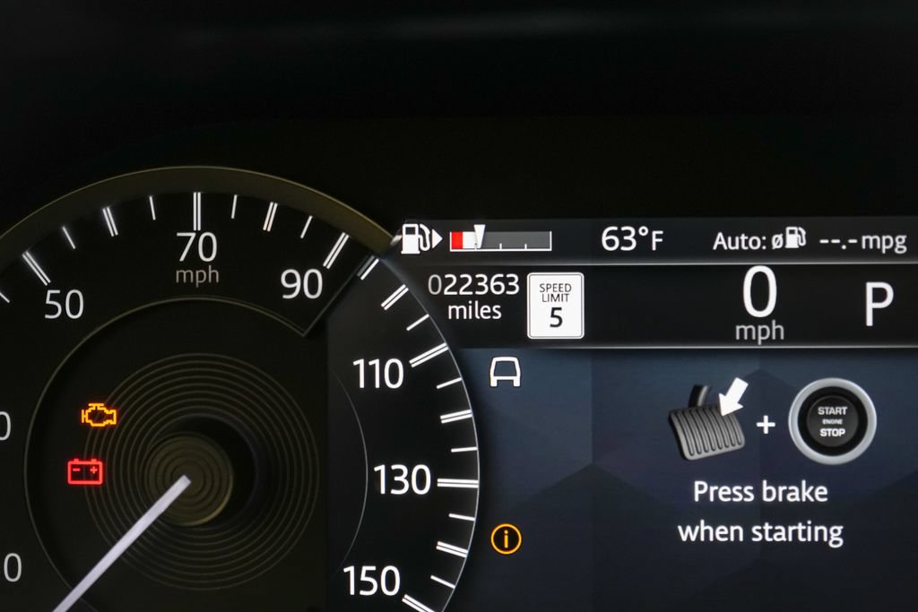 Used 2023 Land Rover Discovery Sport SE R-Dynamic AWD/4WD image 18
