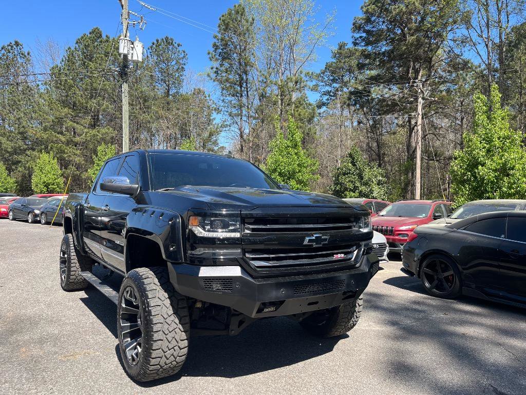 Used 2017 Chevrolet Silverado 1500 LTZ Z71 w/ LTZ Plus Package AWD/4WD image 11