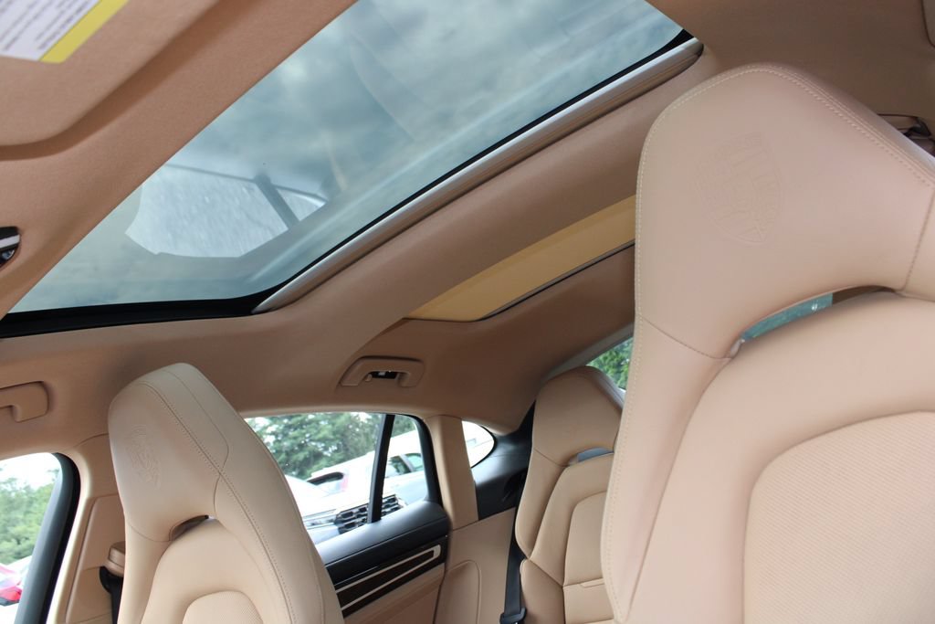 Used 2018 Porsche Panamera 4 AWD/4WD image 33