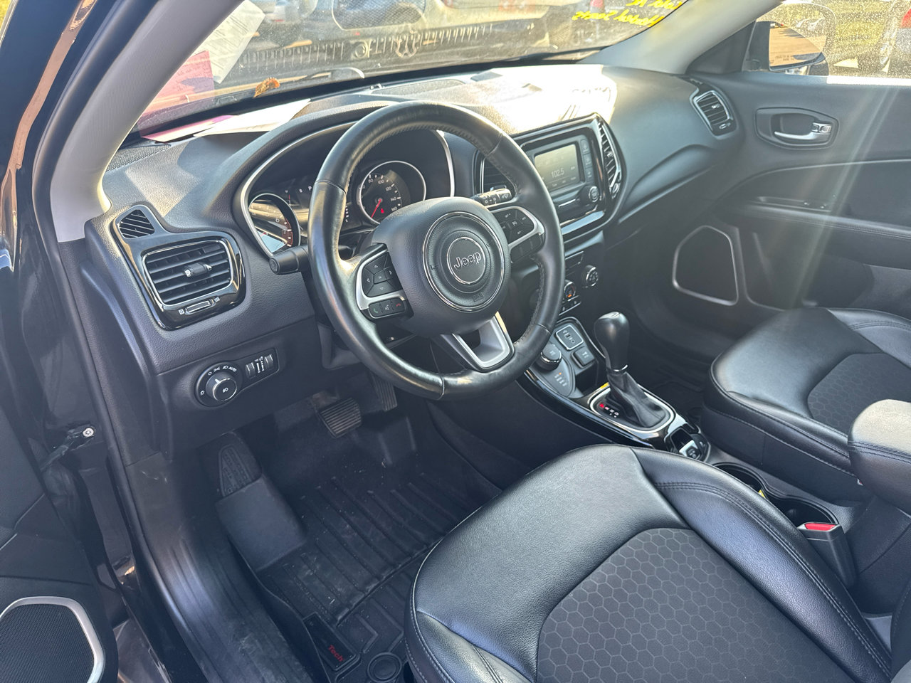 Used 2018 Jeep Compass Latitude image 9