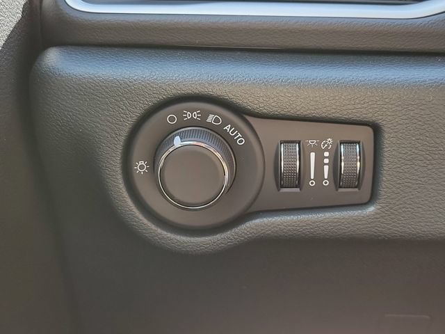 New 2026 Chrysler Voyager LX FWD image 26