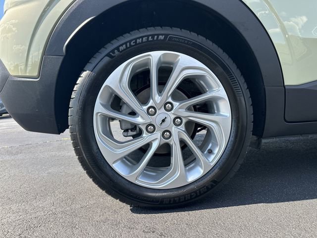New 2027 Chevrolet Bolt LT w/ Comfort Package FWD image 17