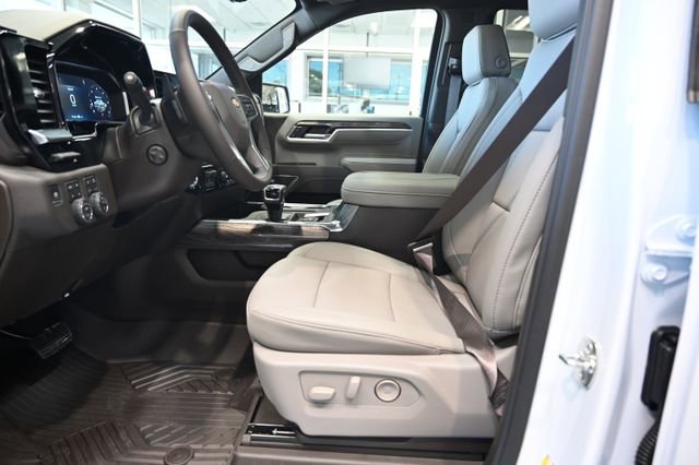 New 2026 Chevrolet Silverado 1500 LTZ w/ LTZ Premium Package AWD/4WD image 12