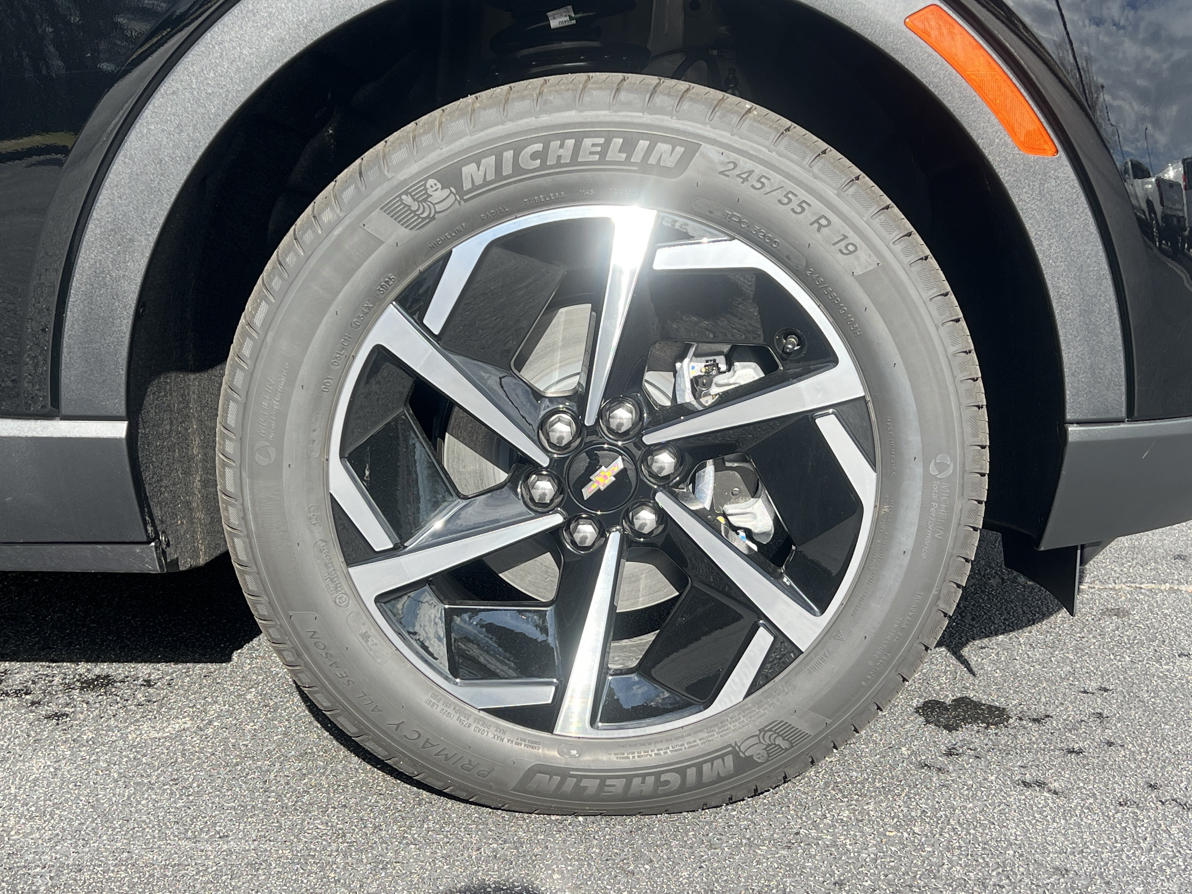 New 2026 Chevrolet Equinox EV LT AWD/4WD image 13