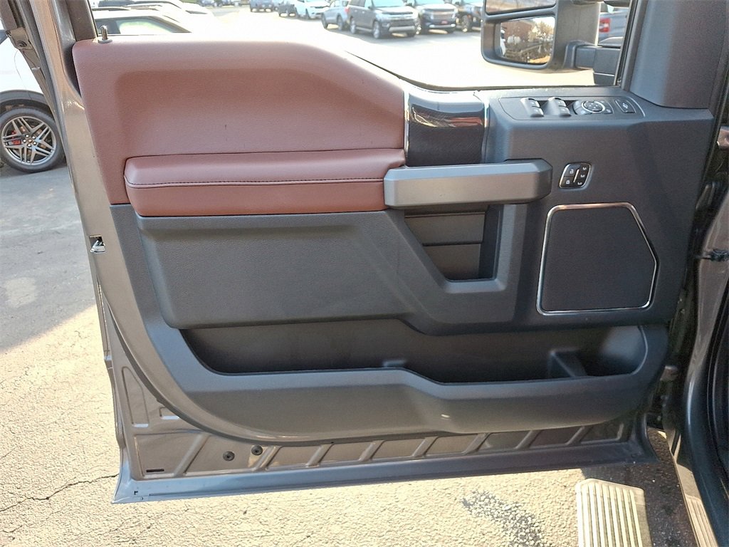 Used 2022 Ford F450 Platinum w/ FX4 Off-Road Package image 12