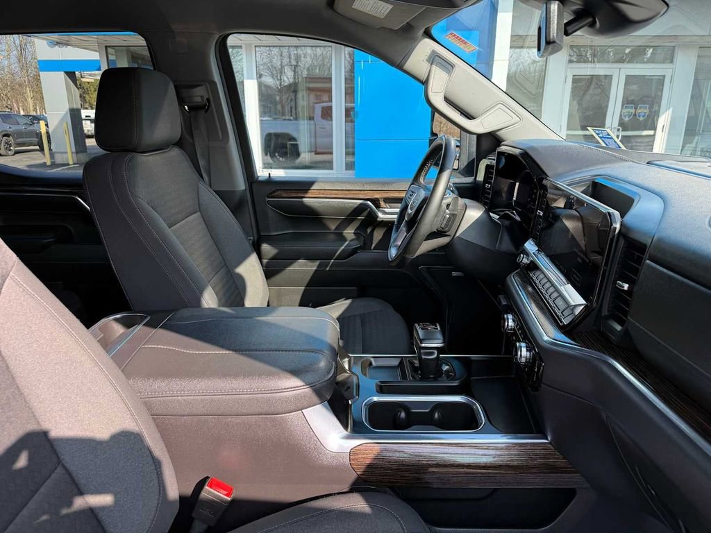Used 2024 GMC Sierra 1500 Elevation w/ Preferred Package image 46