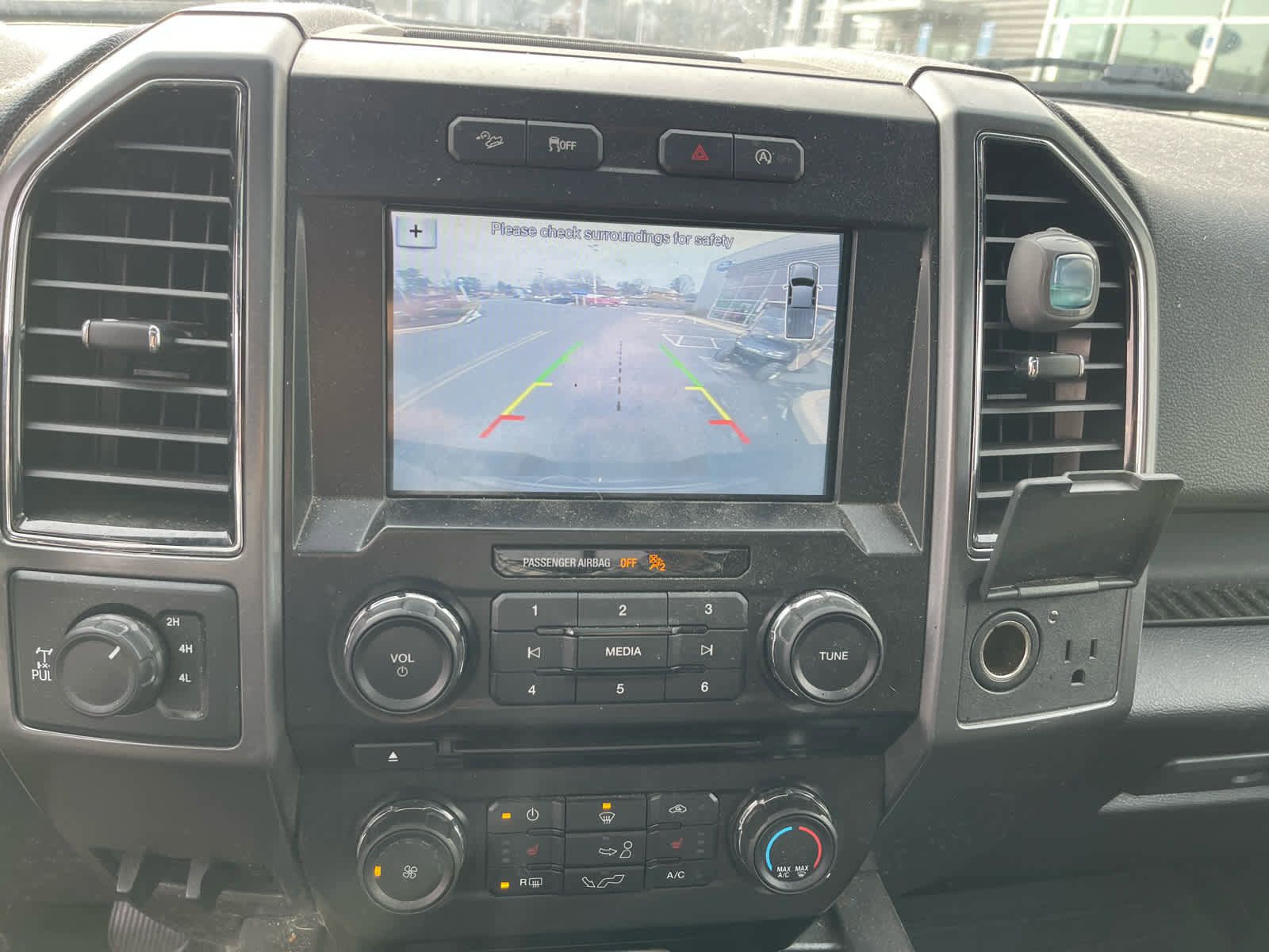 Used 2017 Ford F150 XLT w/ Equipment Group 302A Luxury image 10