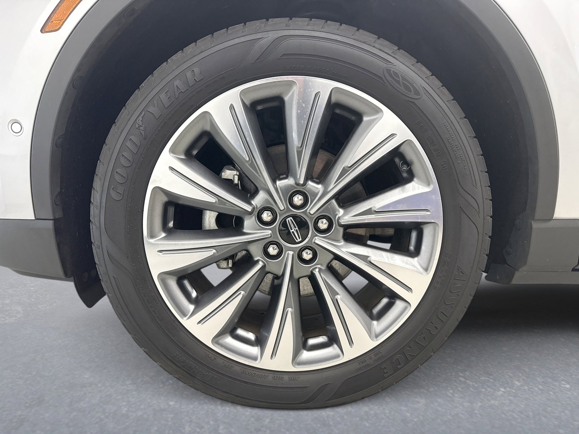 Used 2020 Lincoln Corsair Reserve w/ Equipment Group 201A image 27