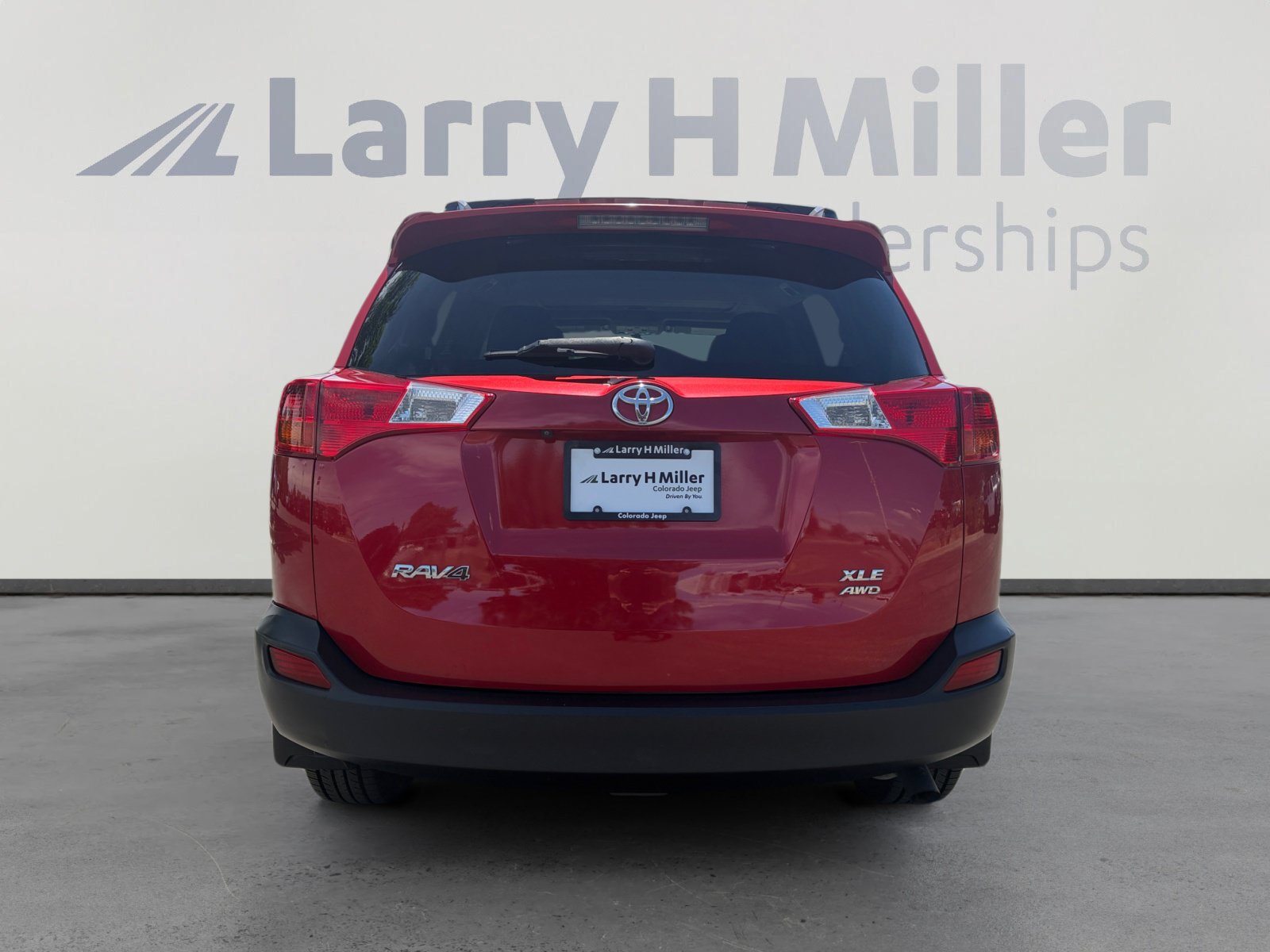Used 2014 Toyota RAV4 XLE AWD/4WD image 4