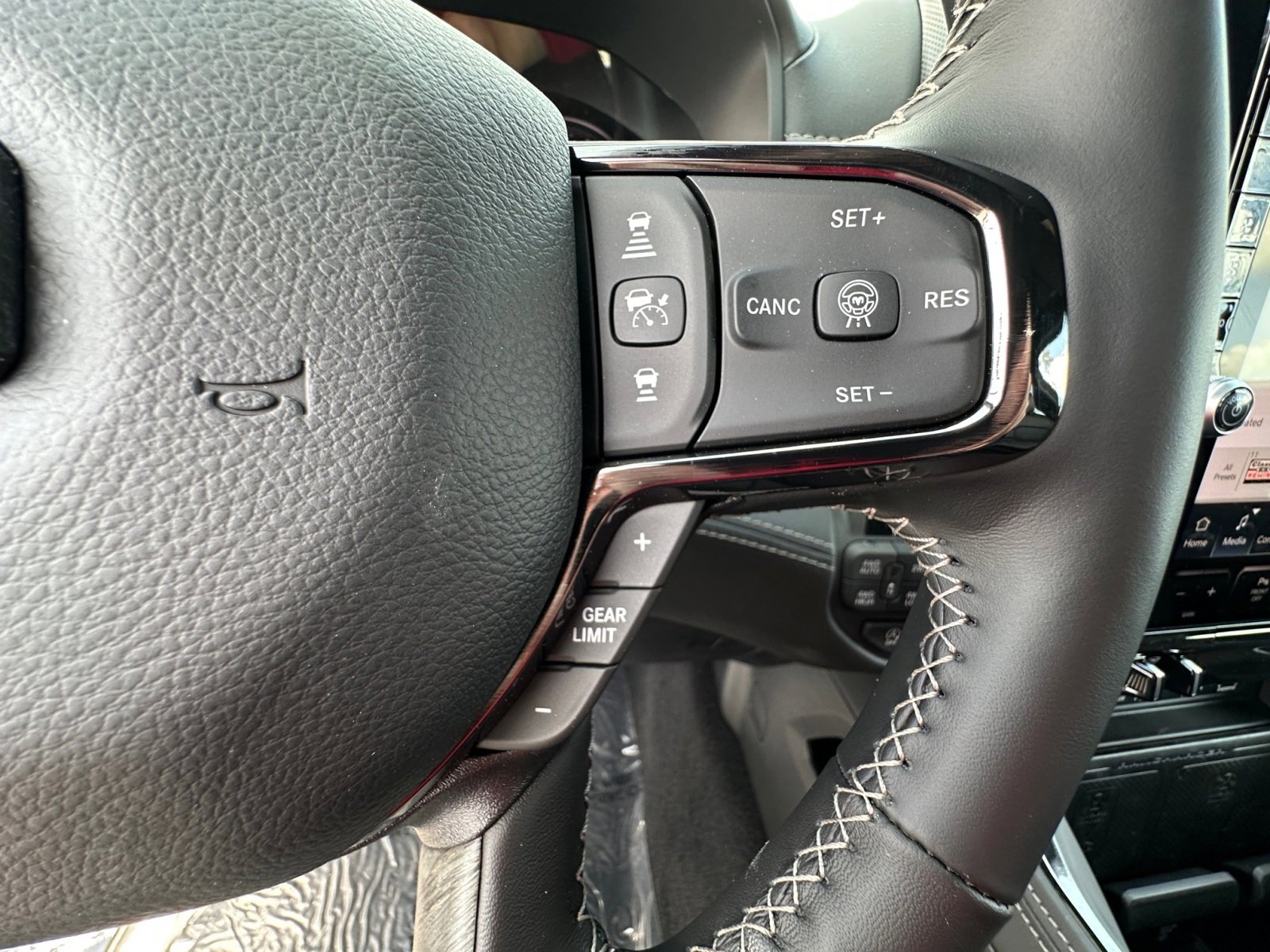 New 2025 RAM 1500 Limited image 17