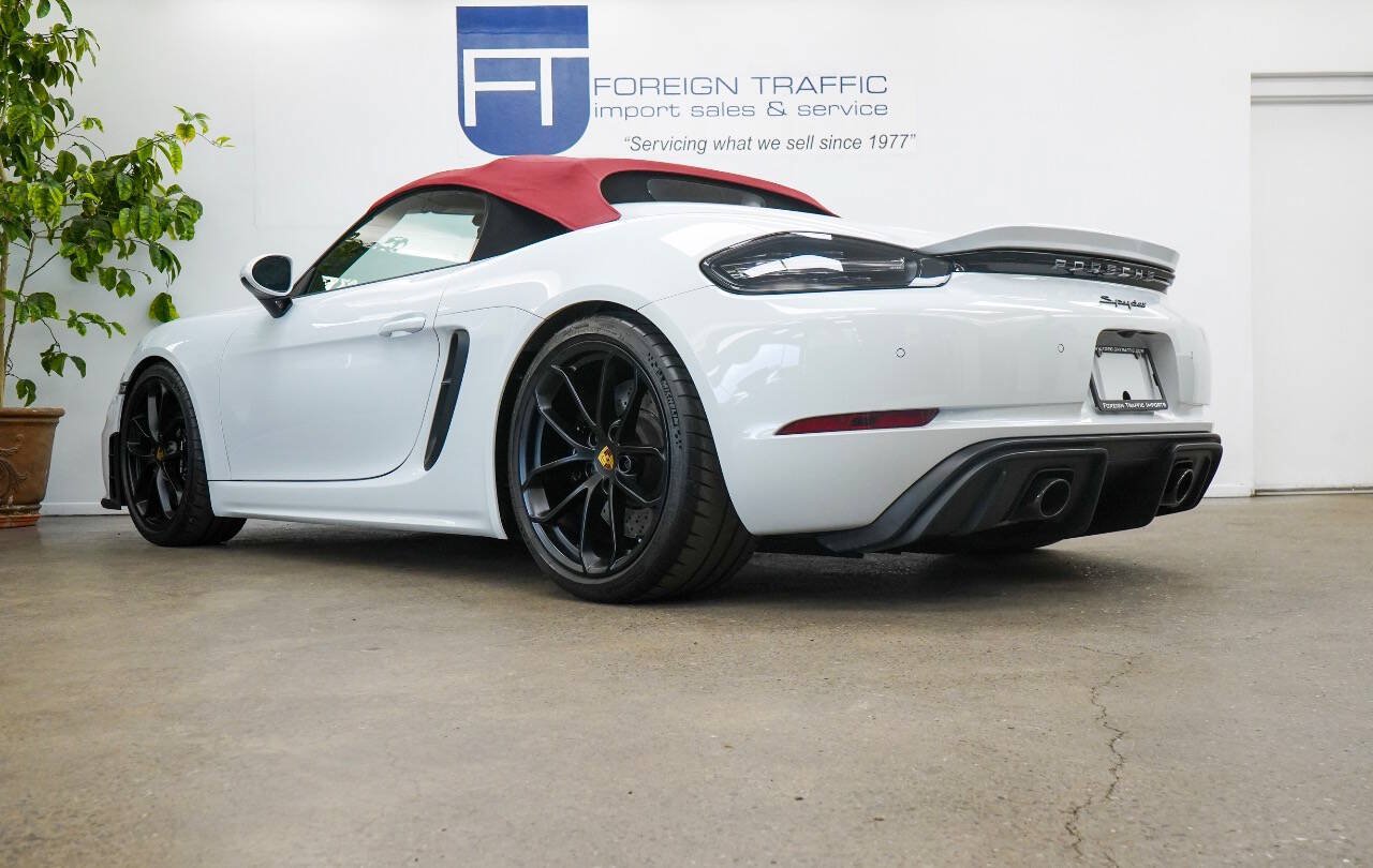 Used 2020 Porsche 718 Boxster Spyder RWD image 43