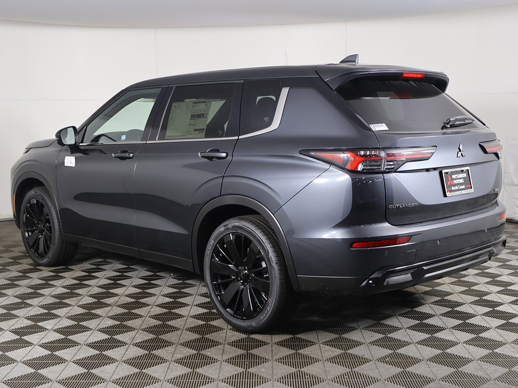 New 2026 Mitsubishi Outlander LE AWD/4WD image 9