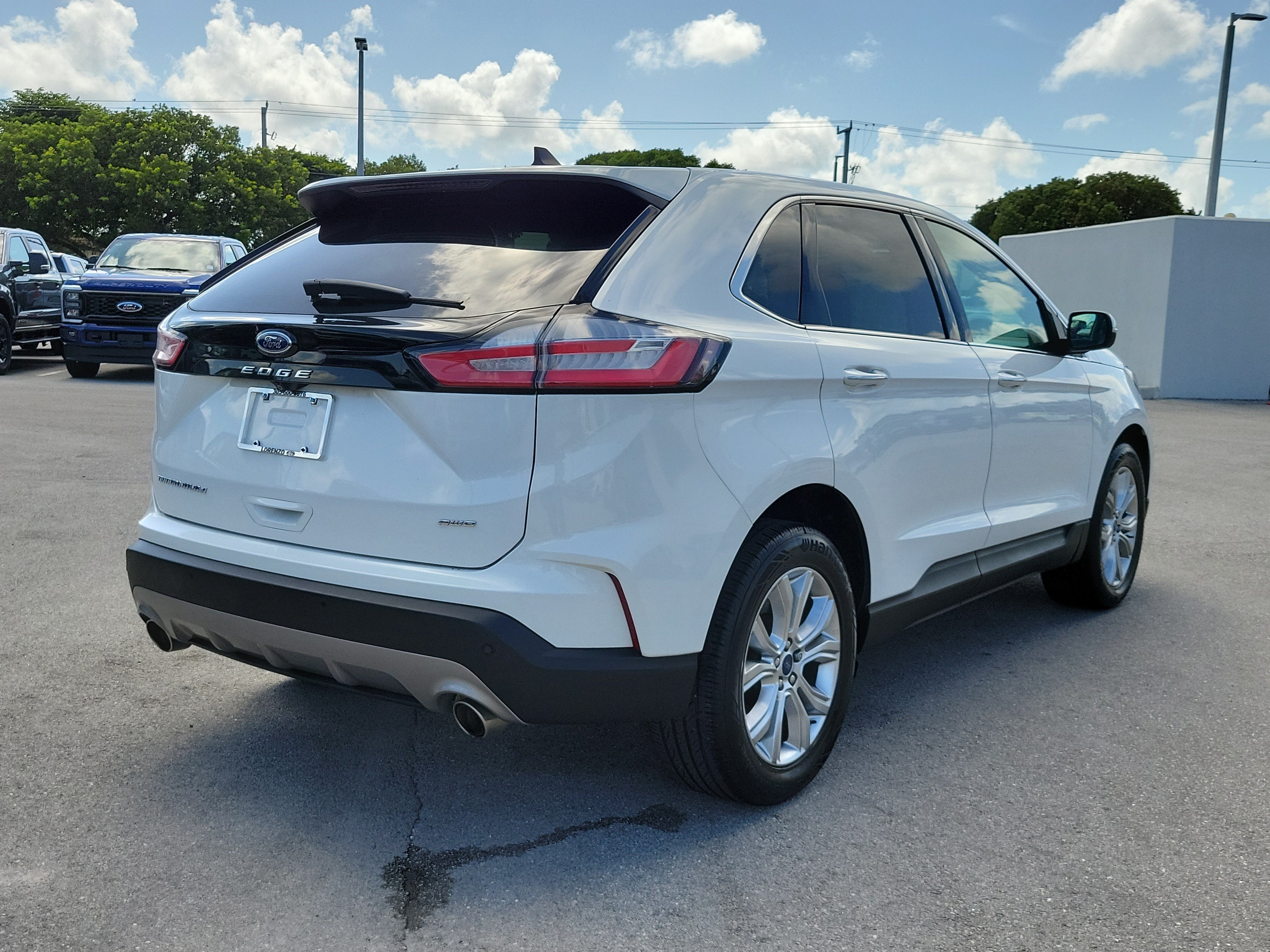 Used 2022 Ford Edge Titanium AWD/4WD image 5