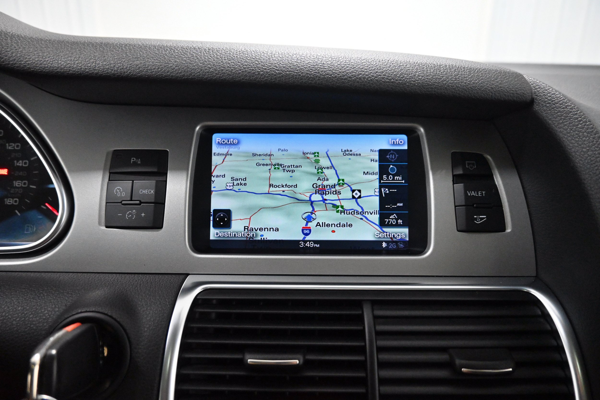 Used 2015 Audi Q7 TDI Premium Plus w/ Premium Plus Package AWD/4WD image 13