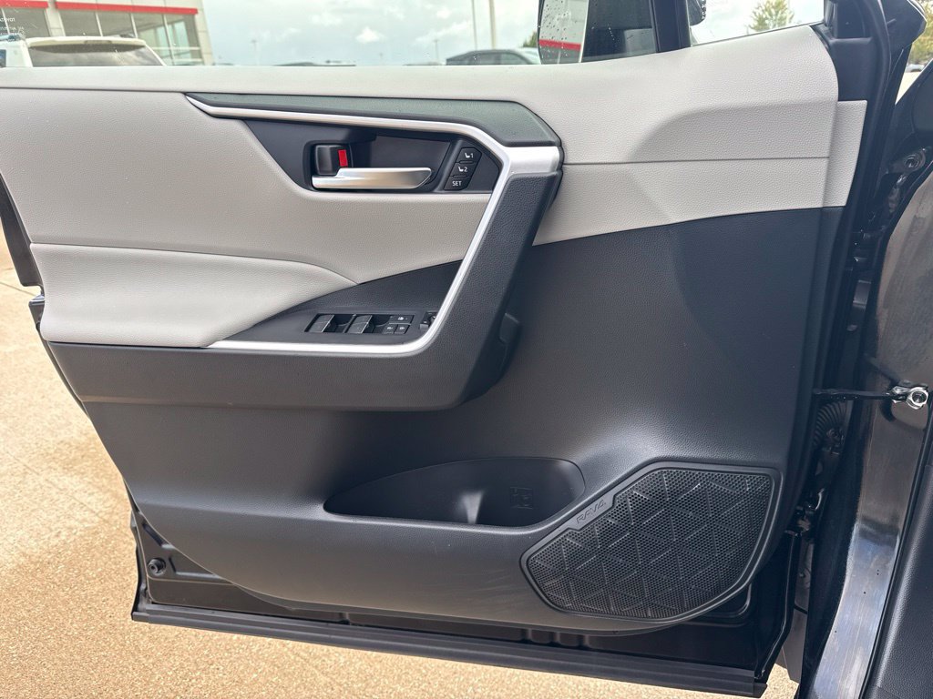Certified 2023 Toyota RAV4 XLE Premium AWD/4WD image 18