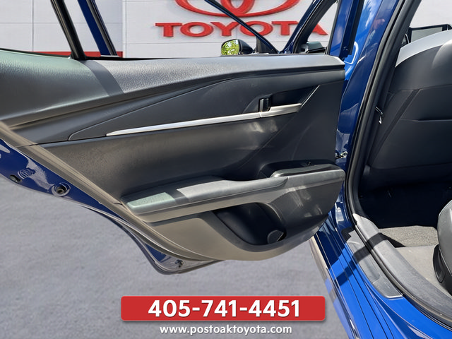 Used 2025 Toyota Camry SE FWD image 13