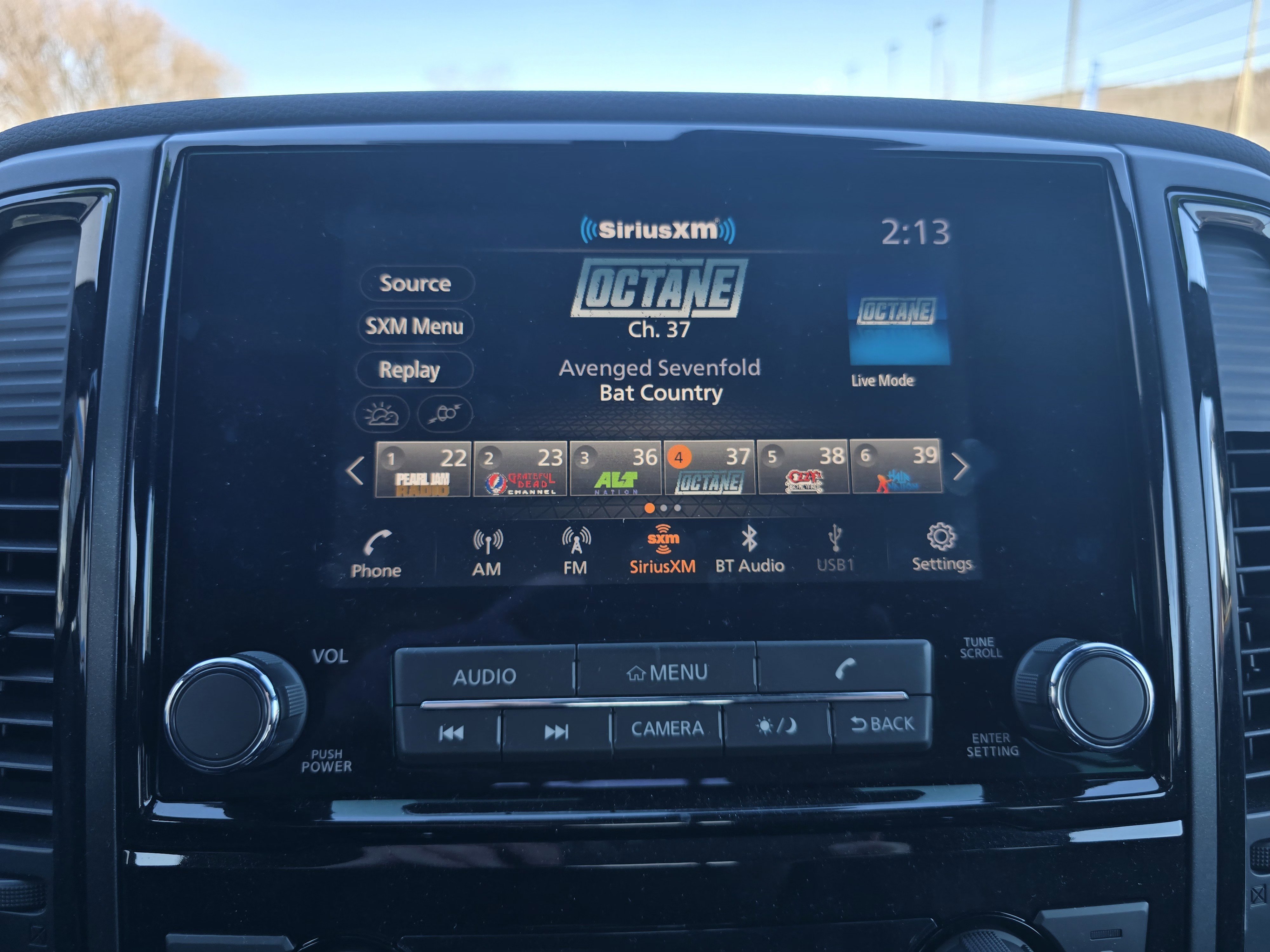 Used 2024 Nissan Titan SV w/ SV Convenience Package image 29