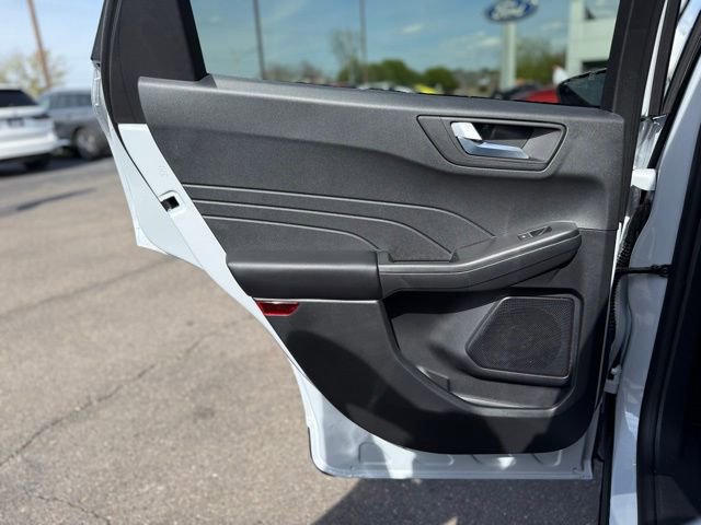 Used 2026 Ford Escape SE w/ Class II Trailer Tow Package FWD image 15