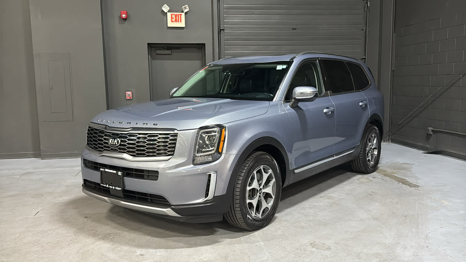 Used 2020 Kia Telluride EX AWD/4WD image 3