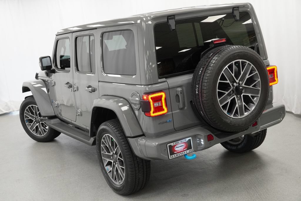Used 2023 Jeep Wrangler Unlimited Sahara AWD/4WD image 26