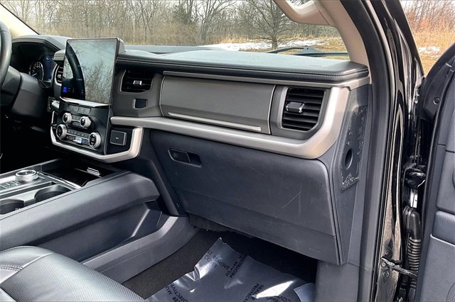Used 2024 Ford Expedition Max XLT image 16