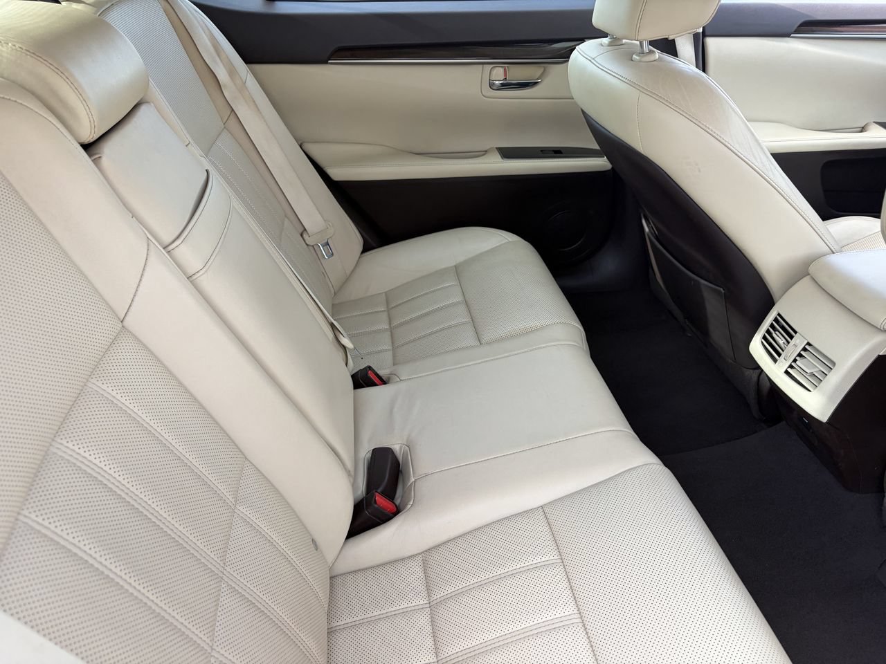 Used 2016 Lexus ES 350 w/ Luxury Package w/Wood Trim FWD image 13