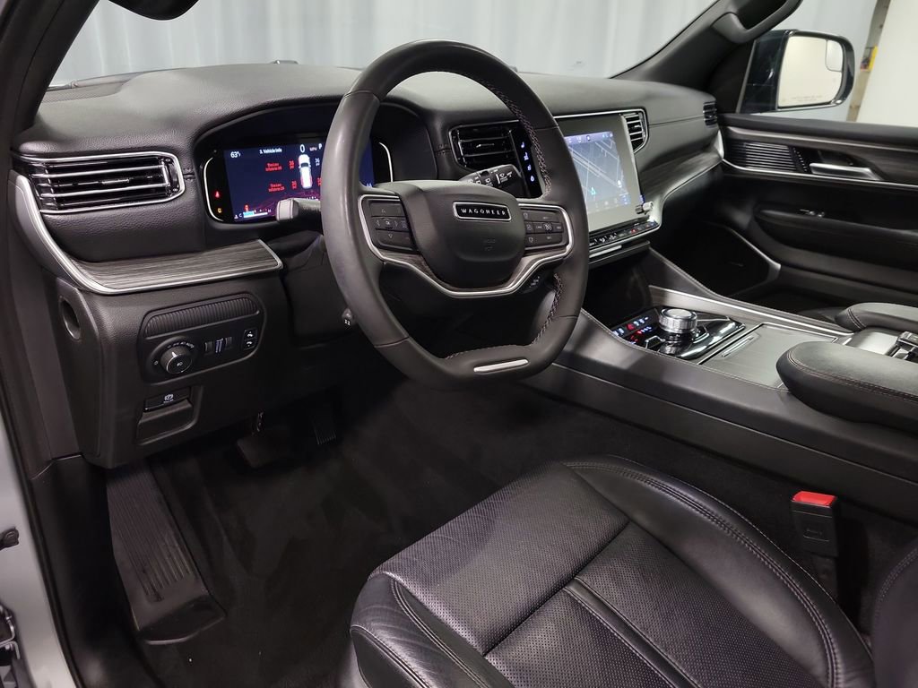 Used 2024 Jeep Wagoneer L Series II w/ Flexible Seating Group AWD/4WD image 13